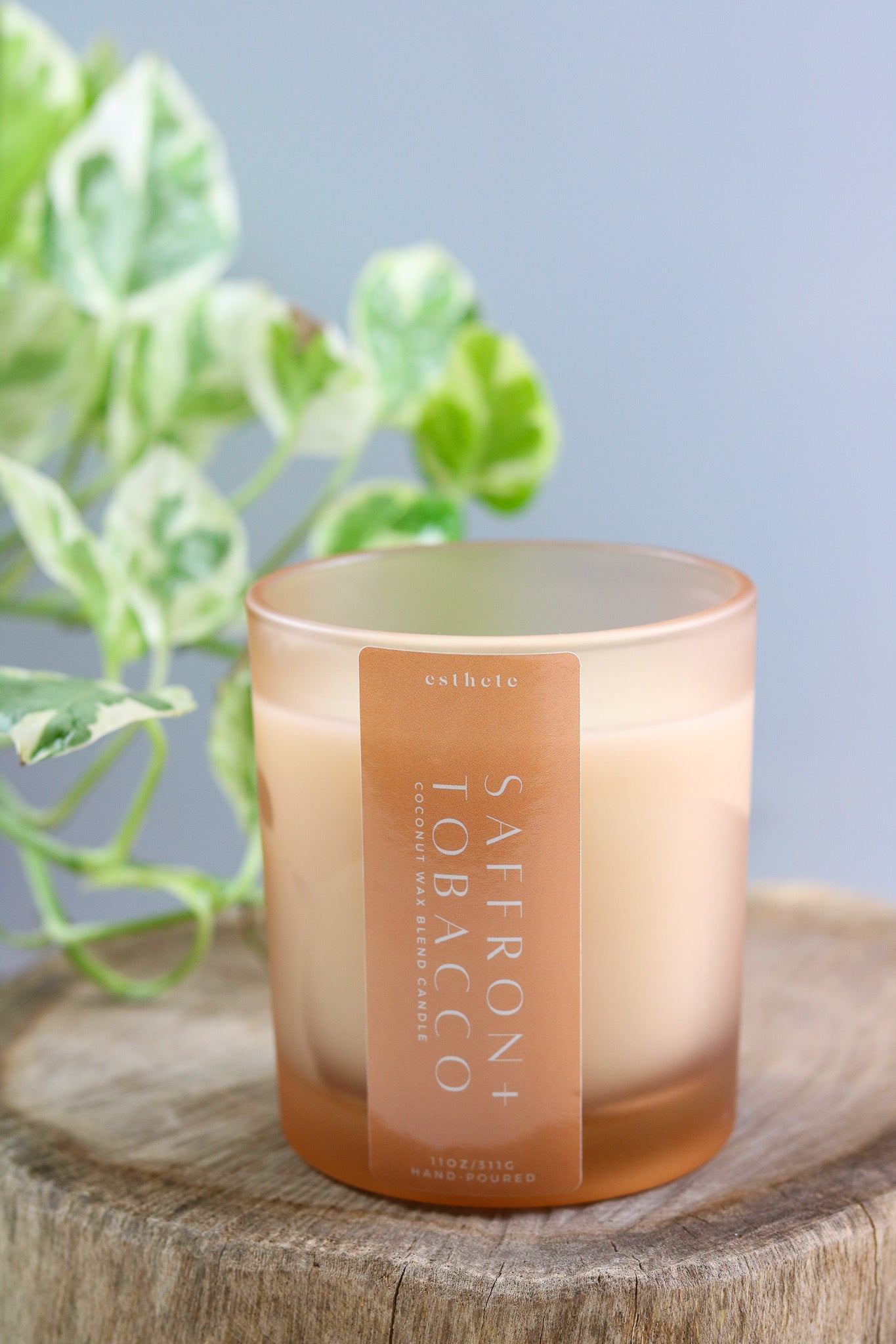 Load image into Gallery viewer, Esthete Wellness Saffron +Tobacco Candle
