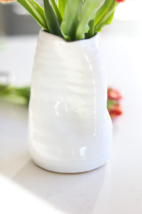 Load image into Gallery viewer, White Wavy Vase
